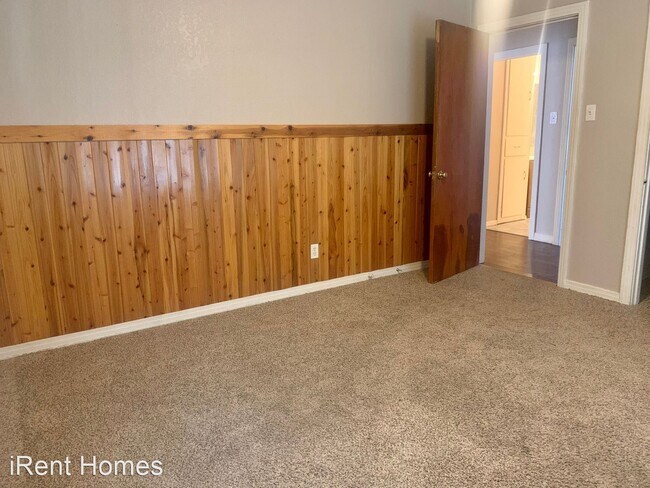 Building Photo - 3 br, 1 bath House - 19798 1st St