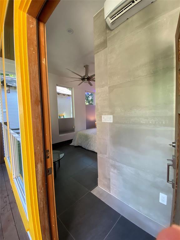 Foto del edificio - 815 E 23rd St