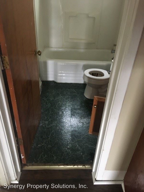 Building Photo - 511-513 S Seltzer St