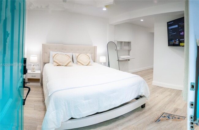 Foto del edificio - 277 NE 55th St