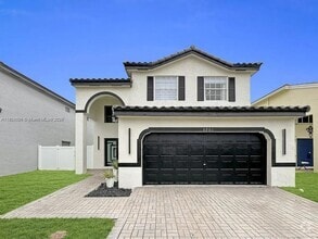 Building Photo - 5901 S Sable Cir