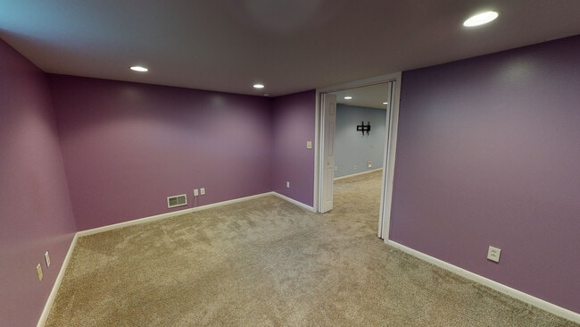 Building Photo - 707 Dorsey Way