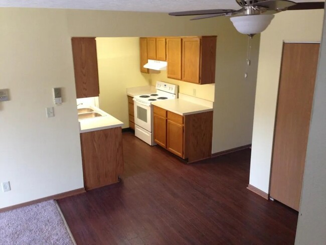 Foto del edificio - Walnut Manor Apartments