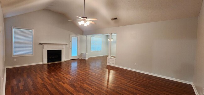 Foto del edificio - Beautiful home in Wintergreen Subdivision ...