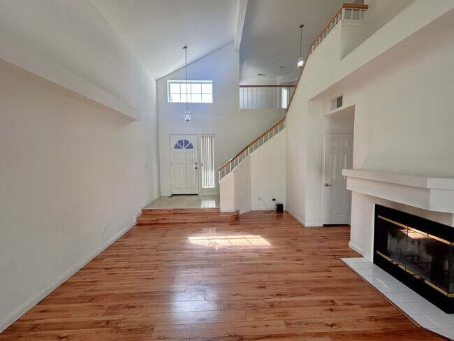 Foto del edificio - 864 Bramble Ln