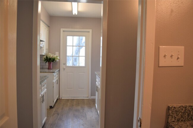 Foto del edificio - 7033 Kinney St