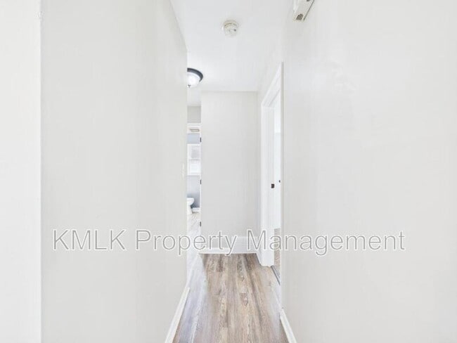 Foto del edificio - 170 Akers Ave
