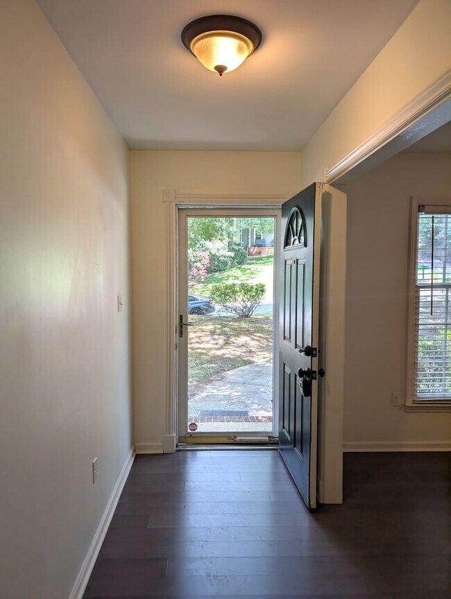 Foto del edificio - 629 Furrow Dr