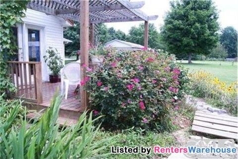 Building Photo - 107 Maple St