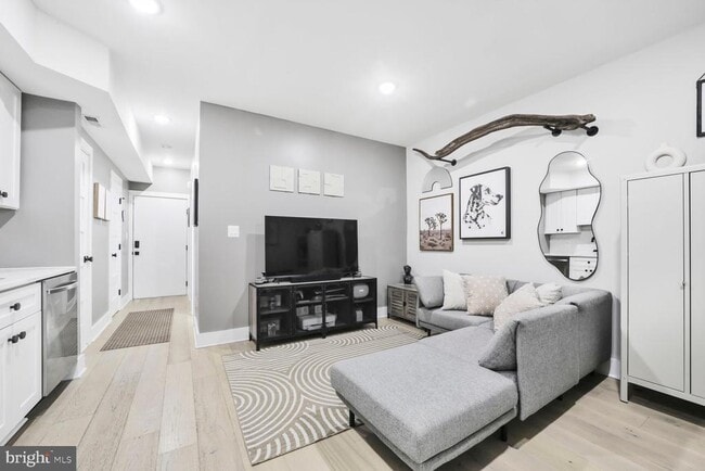 Building Photo - 1144 Owen Pl NE