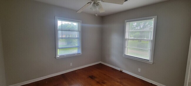 Building Photo - 3 Bedroom 2 Bathroom SW Huntsville