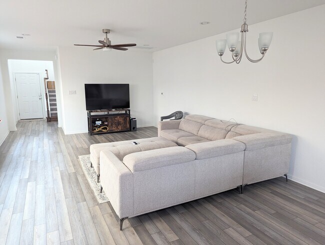 Foto del edificio - 12815 Gilliland Ln