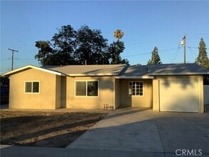 Building Photo - 1113 S Virlee St