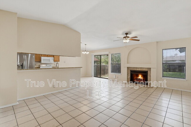 Foto del edificio - 7911 Corona Ridge