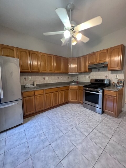 kitchen - 40 W 47th St