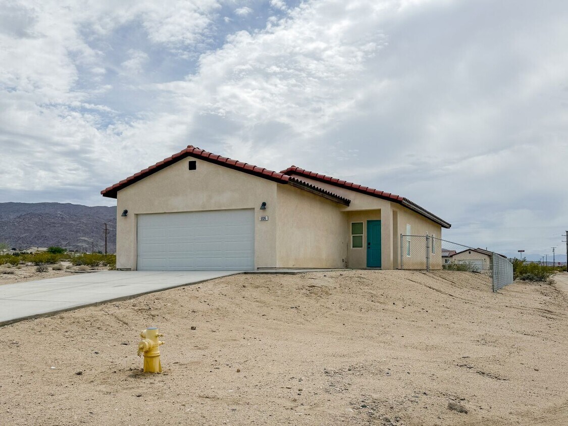 Foto principal - 29 Palms Home with Solar