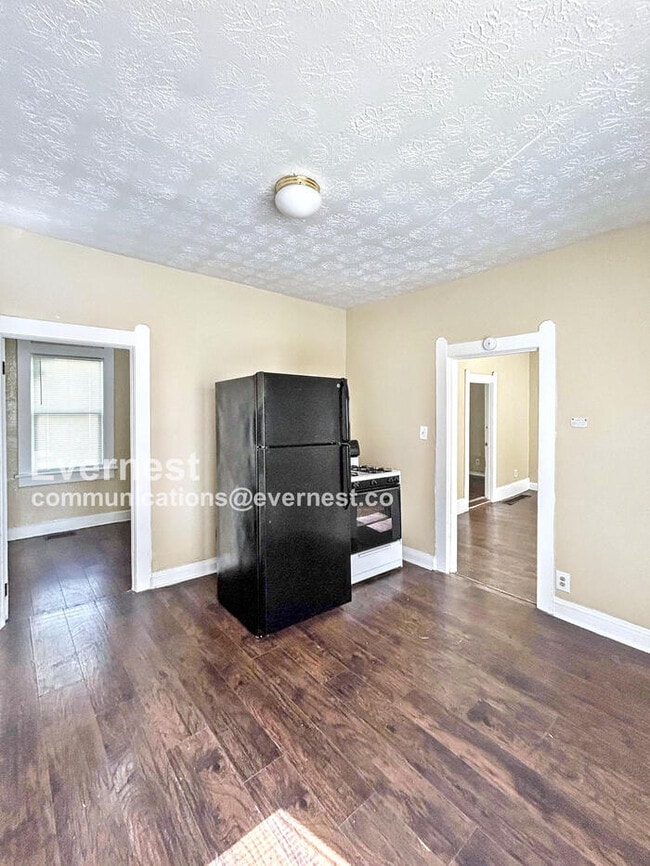 Foto del edificio - 1100 E 74th St