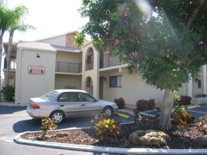 Building Photo - 4321 Country Club Blvd