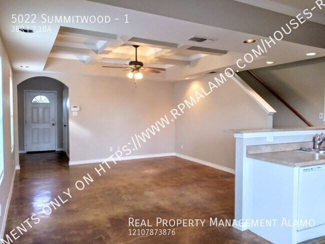 Foto del edificio - 5022 Summitwood-1