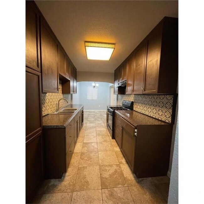 Foto del edificio - 2139-2145 S Lee Avenue