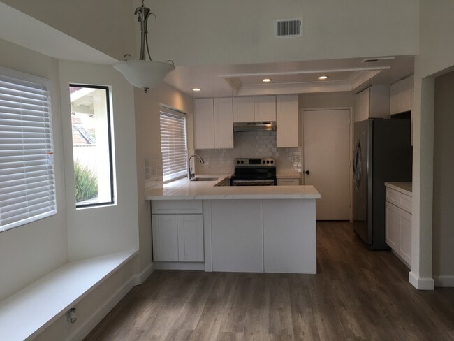 Building Photo - Coming Soon....Single-Level Home in Quiet Cul-De-Sac!