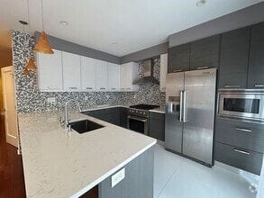 Building Photo - 3521 Reserve Dr
