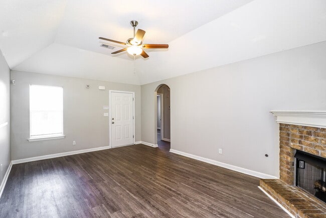 Building Photo - 1481 Lawson Dr