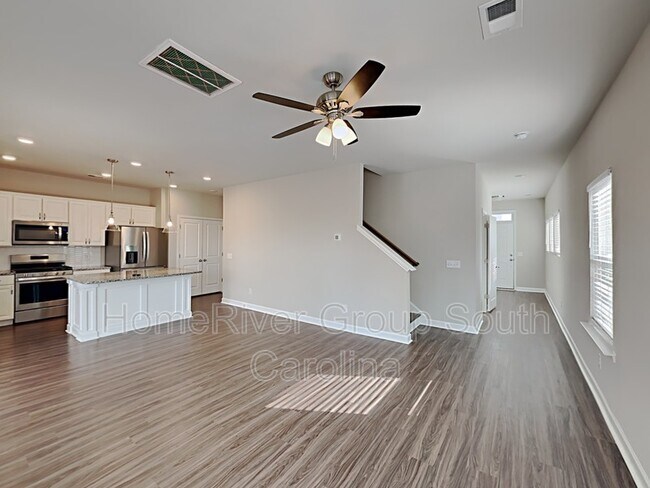 Building Photo - 161 Lucca Dr