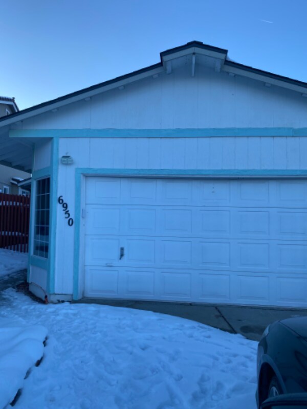 Primary Photo - 6950 Flower St