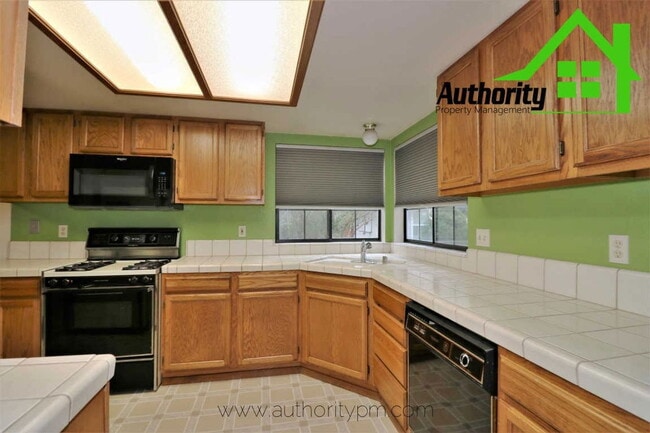 Building Photo - 3610 Sunwood Dr