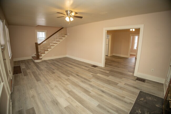 Foto del edificio - 927 E Dunklin St