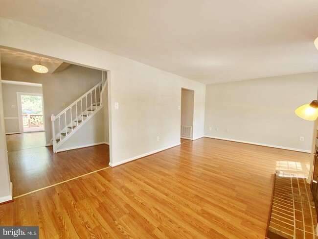Building Photo - 14913 Forest Landing Cir