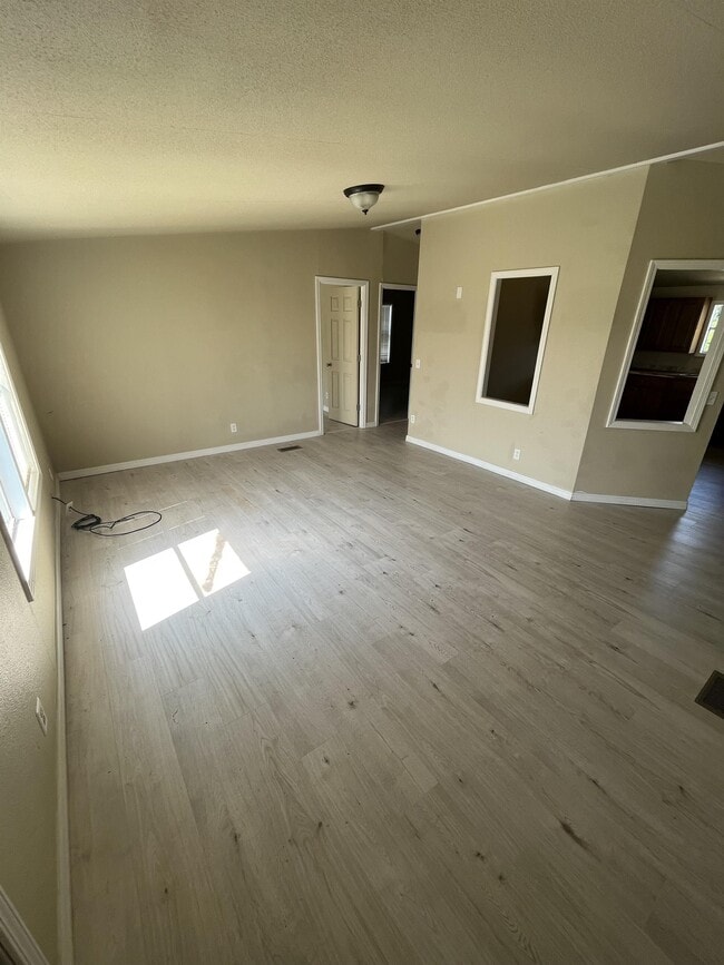 Building Photo - 17650 Cr 3645