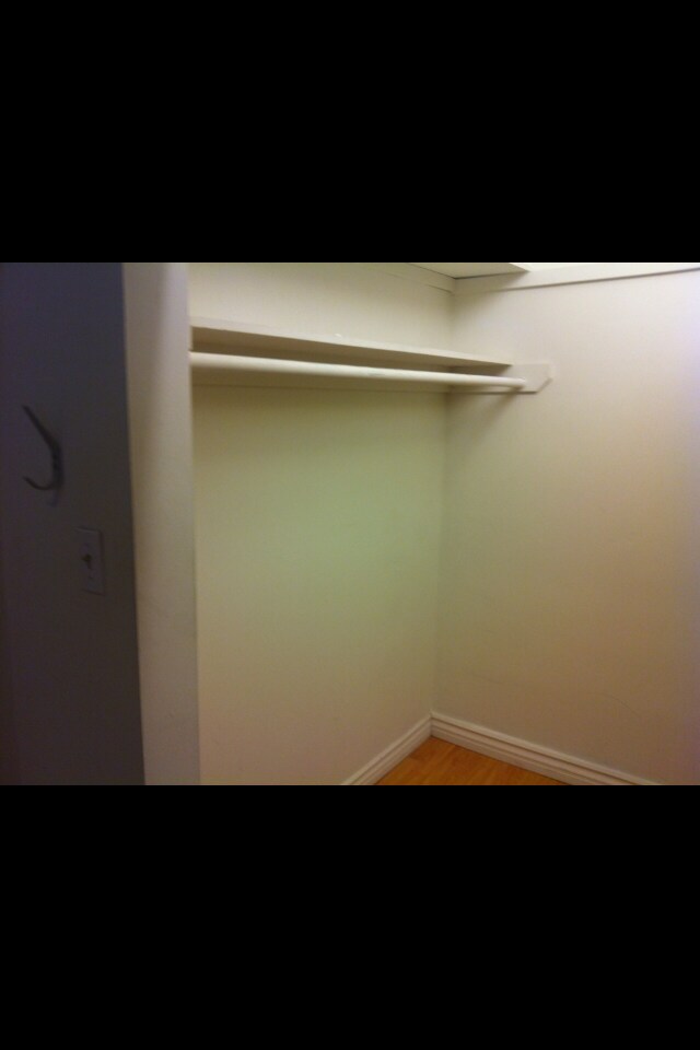Walk-in Closet - 3252 Dos Palos Dr