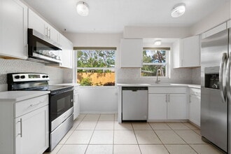 Building Photo - 5107 26th Ave S