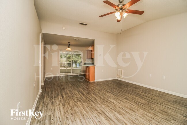 Foto del edificio - 31111 Oakmont Ave