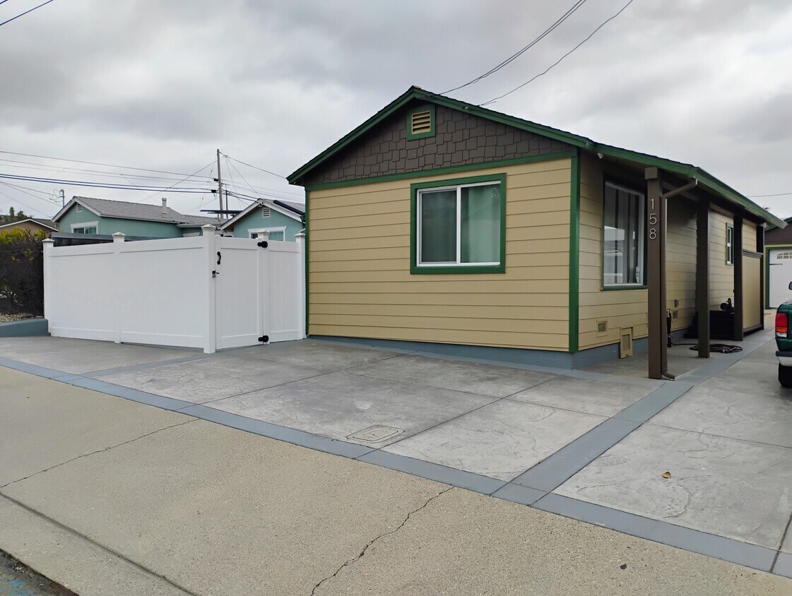 Primary Photo - 158 N 6th St
