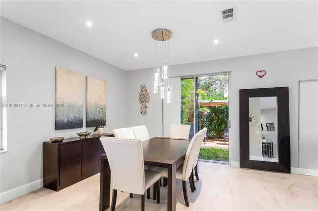 Foto del edificio - 20773 NW 3rd St
