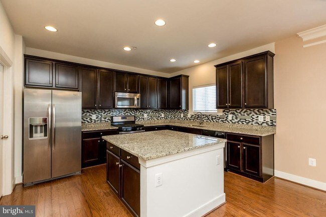 Building Photo - 3419 Stonebridge Drive