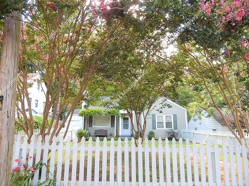 Primary Photo - 2485 Batavia St