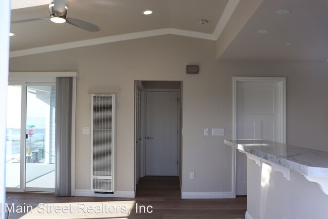 Building Photo - 1 br, 1 bath House - 902A West Cliff Drive