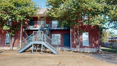 Building Photo - 1513 Hollow Hill Dr