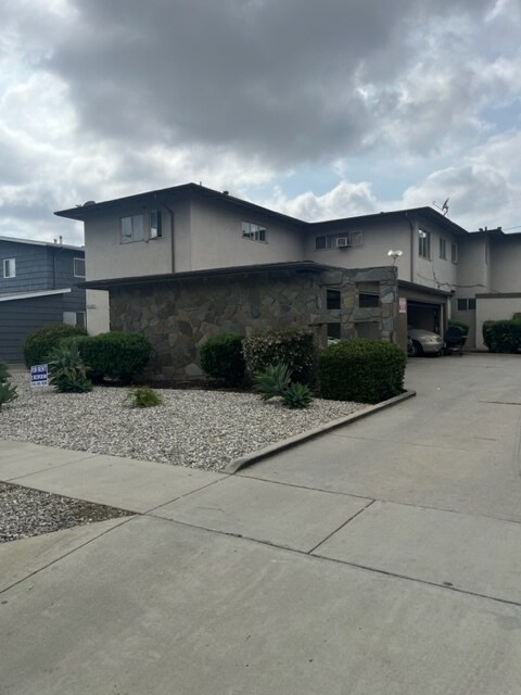Building Photo - 9625 Crenshaw Blvd