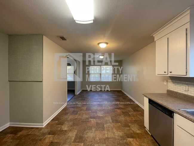 Building Photo - 102 Hope Pl