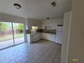 Building Photo - 3409 Victoria Cir