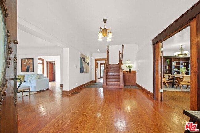 Building Photo - 1616 W 25th St