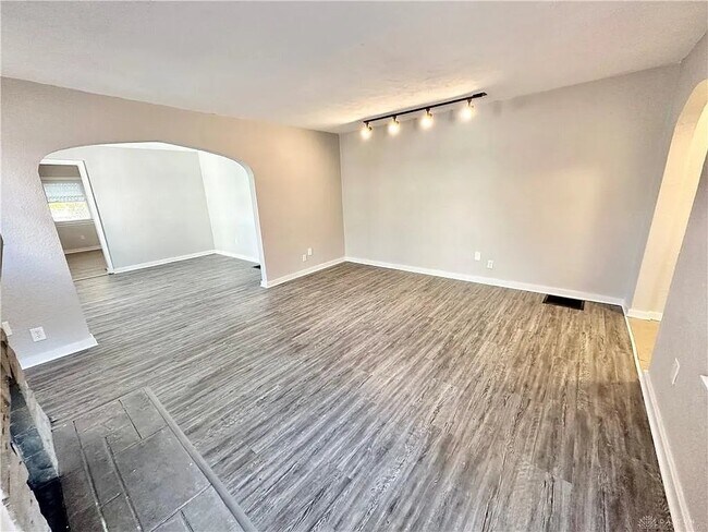Foto del edificio - 2244 Emerson Ave