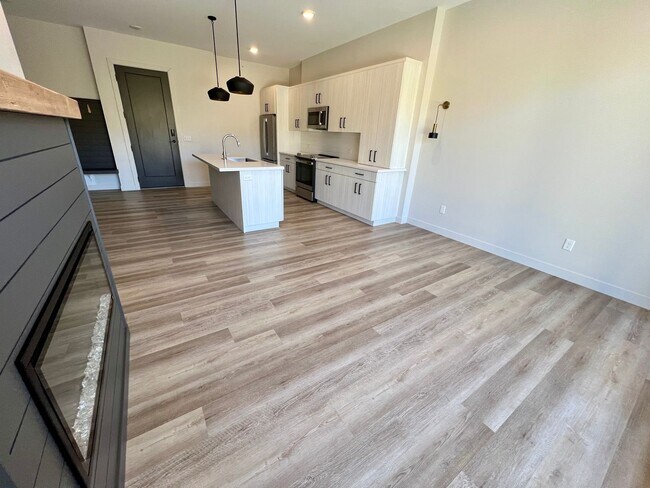 Foto del edificio - Modern Executive Level Condo near Colbert Hills Golf Course