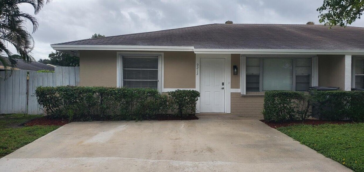 Foto principal - 9212 W Highland Pines Dr