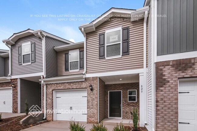 Foto del edificio - 825 Holiday Pk Ln